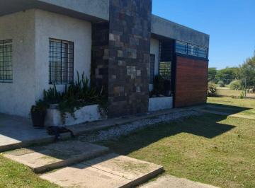Casa de 5 ambientes, Unquillo · Casa 2 Dorm. de 2800 m² Terreno E 53