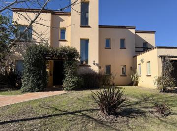 Casa · 200m² · 5 Ambientes · Casa en Alquiler en San Isidro Labrador, Villanueva Tigre