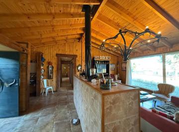 Casa · 254m² · 5 Ambientes · 1 Cochera · Casa en Venta
