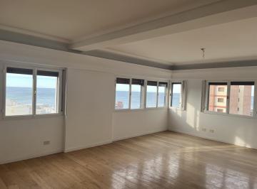 Living comedor · Venta – Piso Entero con Vista Al Mar en Comodoro Rivadavia