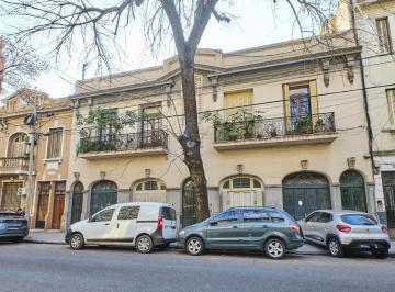 PH · 172m² · 6 Ambientes · 1 Cochera · Venta PH 6 Ambientes con Cochera y Patio en Flores. Impecable!