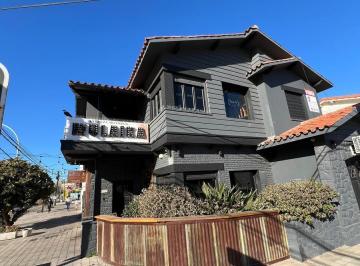 Departamento · 180m² · 5 Ambientes · 1 Cochera · Departamento en Alem 1800