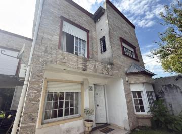 Casa · 178m² · 5 Ambientes · 2 Cocheras · Casa en Venta