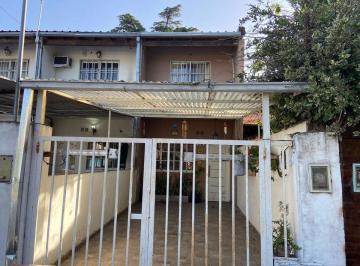 Casa · 75m² · 3 Ambientes · 1 Cochera · Alquiler Duplex 3 Amb Patio Cochera Parrilla