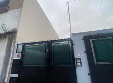 PH · 37m² · 3 Ambientes · 1 Cochera · PH Sarandi Tres Ambientes en Venta Cochera
