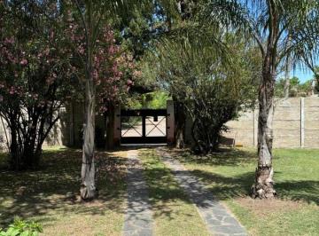 Quinta vacacional · 80m² · 3 Ambientes · 2 Cocheras · Hermosa Casa Quinta en Excelente Estado