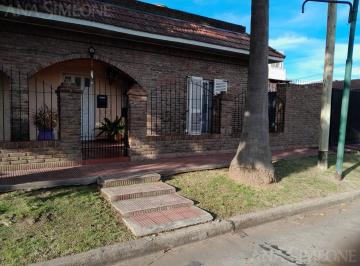 Casa · 160m² · 6 Ambientes · 3 Cocheras · Venta - Casa - San Isidro