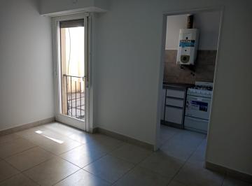 Departamento de 2 ambientes, Floresta · Departamento 2 Ambientes Muy Buen Estado. a 100 m de Av Rivadavia y Lacarra.