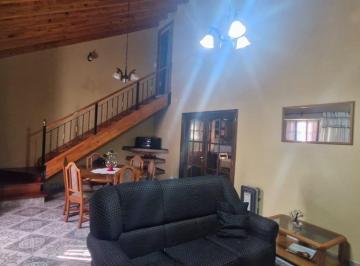 Casa de 8 ambientes, Maipú · Casa en Venta de 4 Dorm. C/ Cochera en Maipú