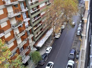 Departamento · 28m² · 1 Ambiente · 1 Ambiente a La Calle con Balcón Francés. Plaza Colon