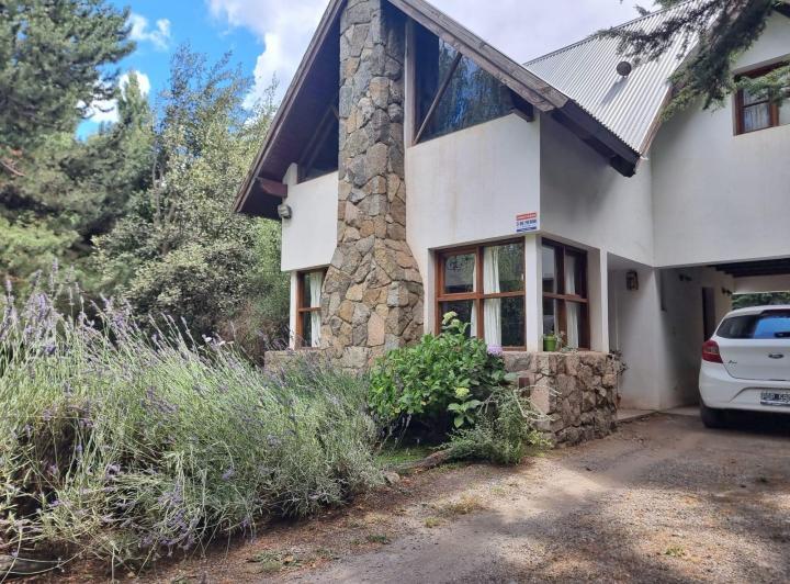 Casa · 140m² · 3 Ambientes · 1 Cochera