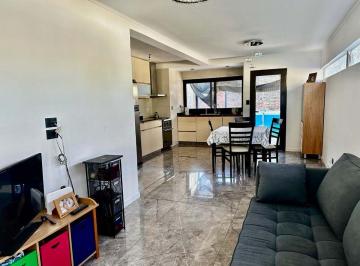 Casa · 49m² · 4 Ambientes · 2 Cocheras · Venta Casa 4 Ambientes Altos de Podesta Renovada