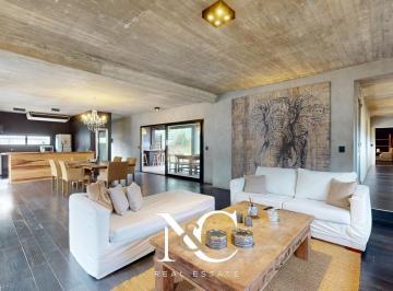 Casa · 190m² · 4 Ambientes · 2 Cocheras · Casa en Venta en Costa Esmeralda con Cochera