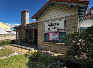 Casa · 231m² · 6 Ambientes · 1 Cochera · Casa en Venta con Fines Comerciales