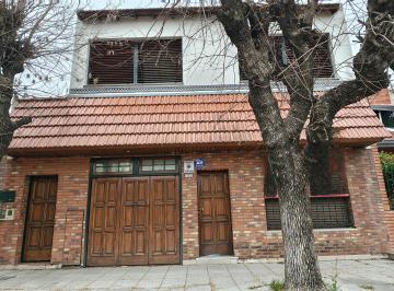Casa · 160m² · 5 Ambientes · 1 Cochera · Casa en Venta 2 Plantas Jardin Quincho Parrilla