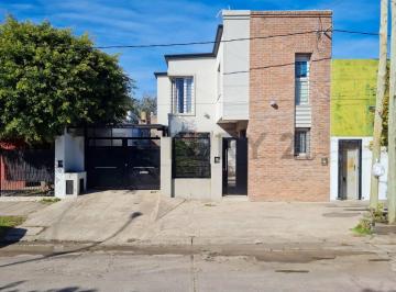 Casa · 145m² · 5 Ambientes · 2 Cocheras · Casa en Venta de 3 Dorm. en Berisso Calle 20 E/ 168 y Av Montevideo