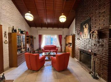Casa · 258m² · 3 Ambientes · 2 Cocheras · Venta Casa 3 Ambientes Lote 1000 m² Parque Leloir