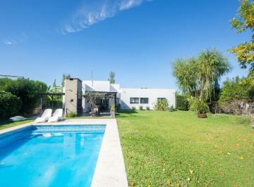 Casa · 132m² · 4 Ambientes · 2 Cocheras · Venta Casa 4 Ambientes San Fransico - Villanueva