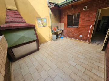 PH · 60m² · 3 Ambientes · Venta PH 2 3 Ambientes Entrada Ind. Patio Parrilla