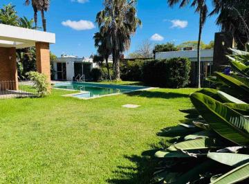 Casa · 592m² · 7 Ambientes · 2 Cocheras · Alquiler Casa Carrasco, 6 Dorm, Piscina