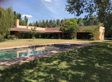 Casa · 290m² · 6 Ambientes · Casa en Venta Carlos Keen Lote de 1 Ha 290 m² Cub