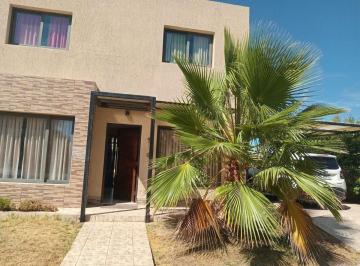 Casa · 120m² · 5 Ambientes · Hermosa Casa en Barrio Privado - Lunlunta