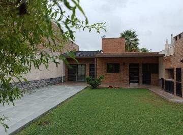 Casa · 223m² · 8 Ambientes · 5 Cocheras · Casa con Dos Departamentos Cuarta Oeste