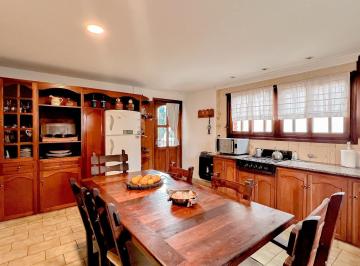 Casa · 191m² · 6 Ambientes · 1 Cochera · Venta | Chalet 5 Ambientes | San Carlos
