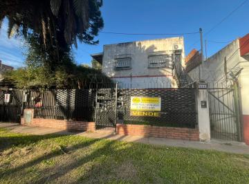 Casa de 7 ambientes, General San Martín · Casa Multifamiliar en Venta en Loma Hermosa