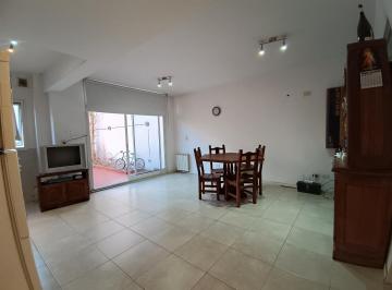Departamento · 40m² · 2 Ambientes · 1 Cochera · Monoambiente Dividido Súper Luminoso con Patio y Cochera