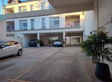 Departamento · 40m² · 2 Ambientes · 1 Cochera · Monoambiente Dividido Súper Luminoso con Patio y Cochera