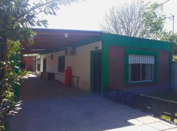 Casa · 81m² · 4 Ambientes · 2 Cocheras · Venta Casa 4 Ambientes Lote de 400 m² Virrey del Pino