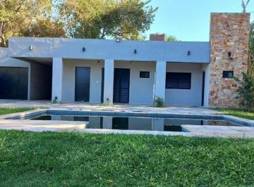 Quinta vacacional · 100m² · 4 Ambientes · 1 Cochera · Casa Quinta en Arroyo Leyes Excelente Ubicacion y Estado! Inversores o Primera Vivienda!