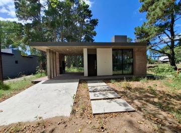 Casa · 69m² · 3 Ambientes · 1 Cochera · Casa a Estrenar en Costa del Este - Venta