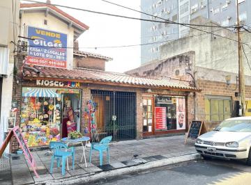 Terreno · 370m² · 4 Ambientes · Venta Lote de 9,62 X 38,49 m² C/2 Locales Prop. 4 Amb. T/ Buen Estado Céntrico