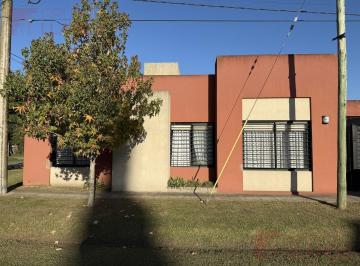 Casa · 85m² · 4 Ambientes · 1 Cochera · Casa en Venta en Lujan, B Lanusse, con Garaje