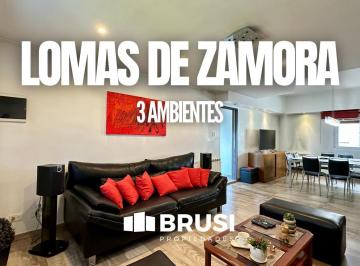Casa · 200m² · 3 Ambientes · 1 Cochera · Casa en Venta con Locales en Venta en Block
