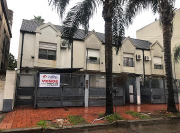 Casa de 4 ambientes, Morón · En Venta - Triplex 4 Ambientes Excelente Estado - Haedo