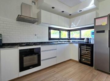 Casa · 109m² · 4 Ambientes · 1 Cochera · Venta Casa 4 Ambientes San Ramiro Pilar del Este