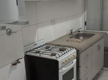 Departamento de 2 ambientes, Avellaneda · Alquilo Dpto. de 2 Amb con Patio, en 1ª Piso por Escalera!, Dueño.