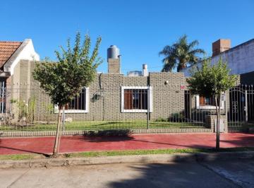 Casa · 312m² · 7 Ambientes · 3 Cocheras · Casa en Barrio Las Rosas