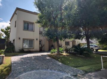Casa · 360m² · 6 Ambientes · 2 Cocheras · Casa en Los Puentes, Lujan