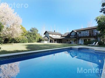 Casa · 420m² · 6 Ambientes · 2 Cocheras · Excelente Casa en Club de Campo Hacoaj Tigre Lote y Medio Alquiler o Venta