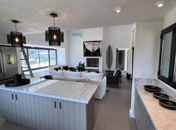 Casa · 250m² · 4 Ambientes · 3 Cocheras · Casa en Venta - 3 Dorm. 4 Baños - Cochera - 700 m² - Maldonado, Uruguay