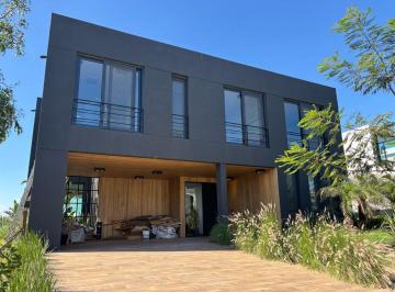 Casa de 6 ambientes, Escobar · Venta Casa a Estrenar Al Lago 5 Dorm. Puertos del Lago Barrio Marinas
