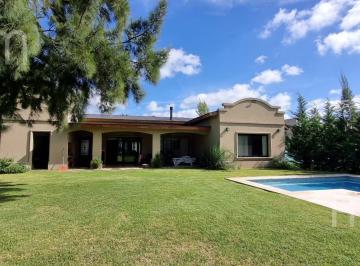 Casa · 212m² · 4 Ambientes · Campo Daromy | Casa en Venta 3 Dorm. en Pb
