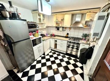 PH · 128m² · 4 Ambientes · Venta Casa de Pasillo