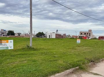 Terreno · 300m² · Lotes en Barrio La Cañada - Usd 43.000