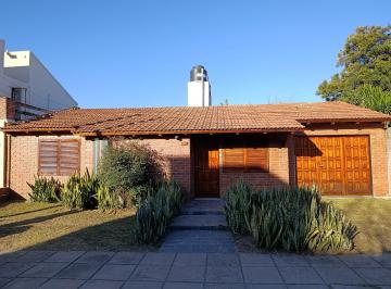 Casa de 5 ambientes, Córdoba · Alquilo Hermosa Casa Amoblada! 3 Dorm., Amplio Patio con Asador!