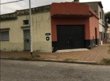 Casa · 151m² · 6 Ambientes · 1 Cochera · Casa con Local en Venta - 3 Dorm. 2 Baños - 151 m² - Sarandi